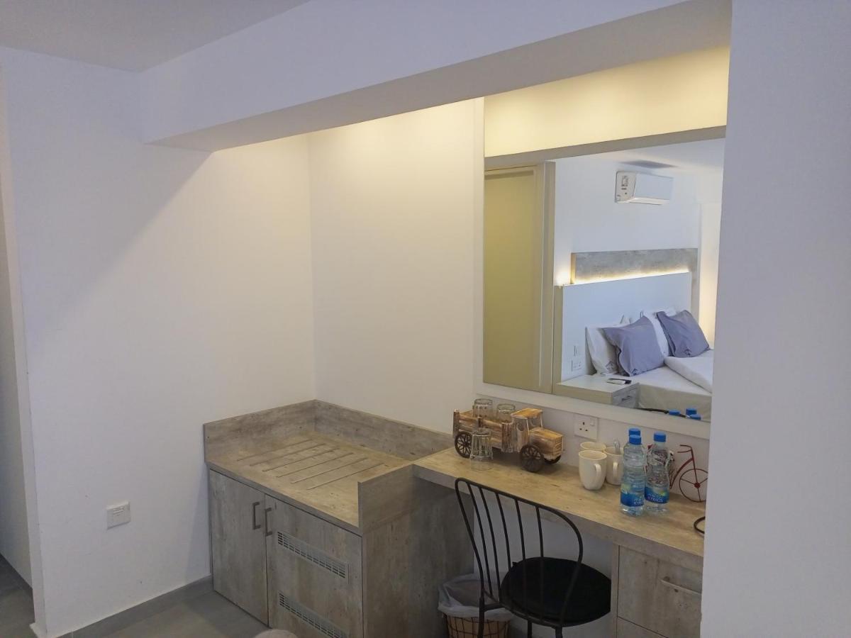 White 11 Aparthotel Larnaca Luaran gambar